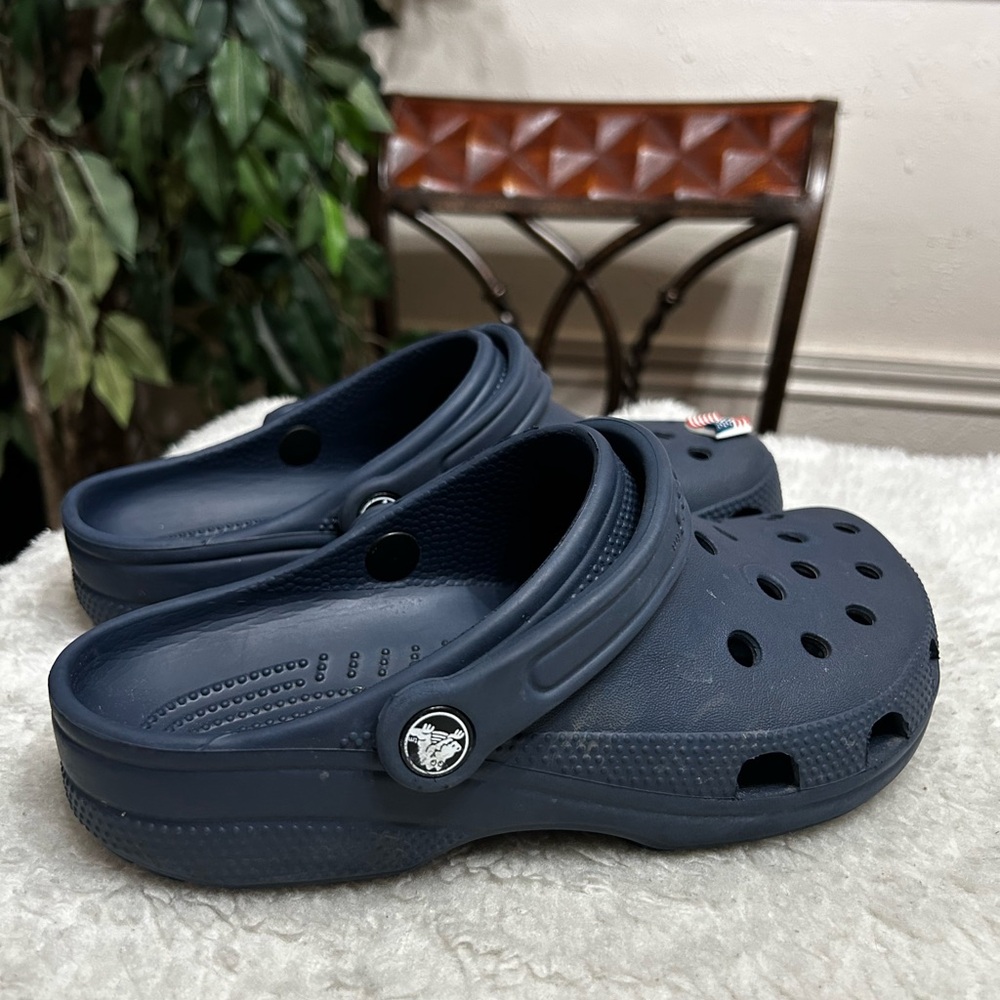 Crocs Unisex Classic Solid Clogs Navy - image 3